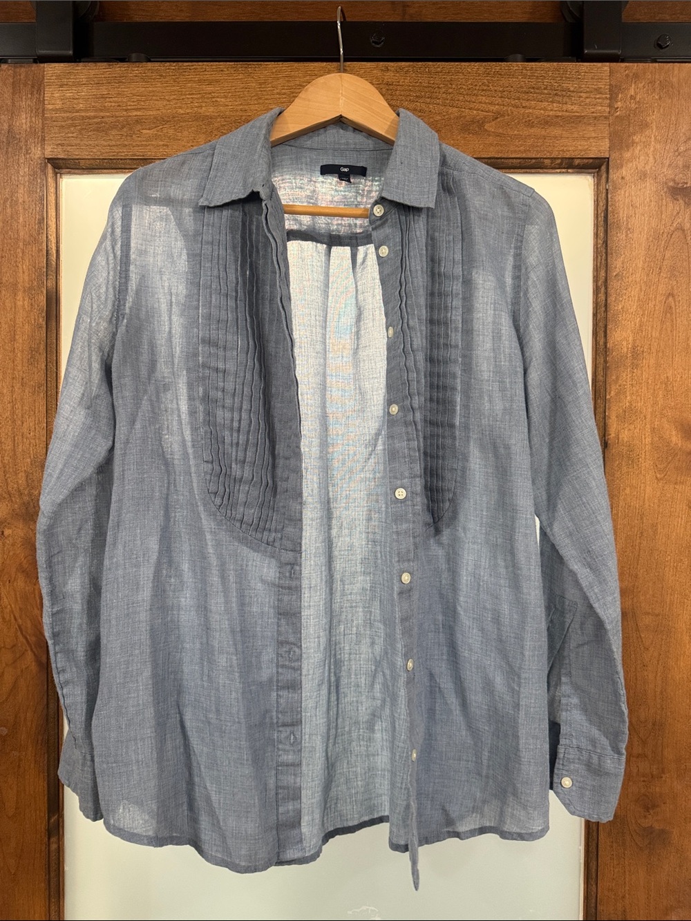 Gap Women’s Light-Weight Blue Button-Up Shirt